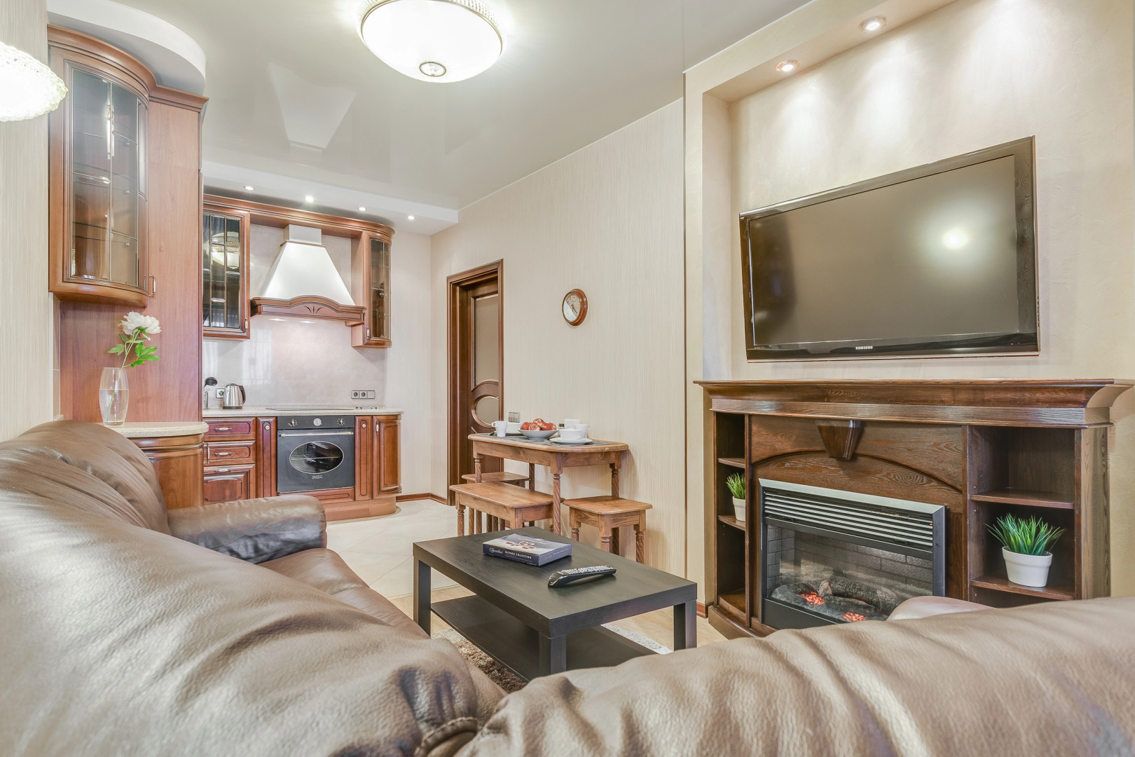 Апартаменты с камином на Варшавской 23