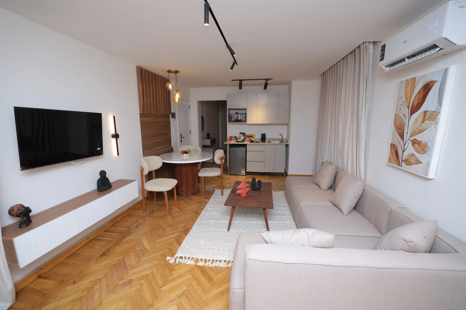 Отель Settle Inn Mirage