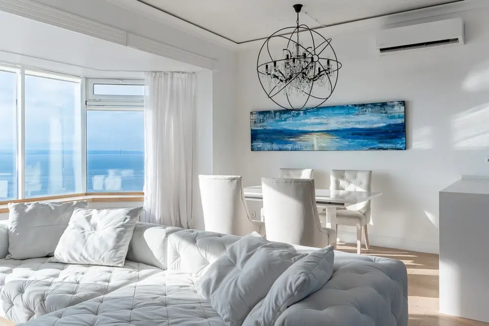 Апартаменты на первой линии главной набережной