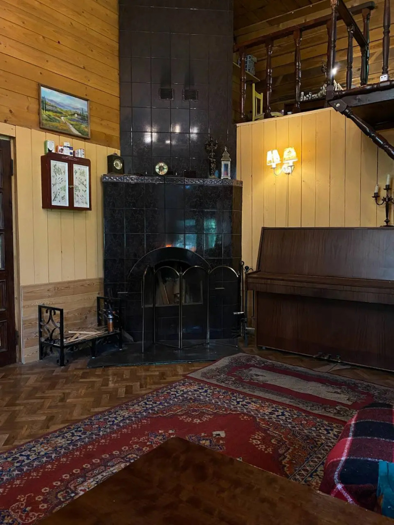 Частный дом Дом у реки в английском стиле