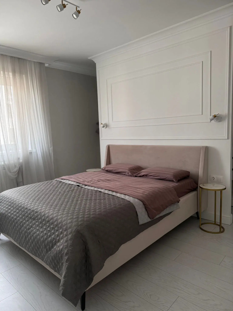 Квартира Просторная Недалеко от Центра с Парковкой