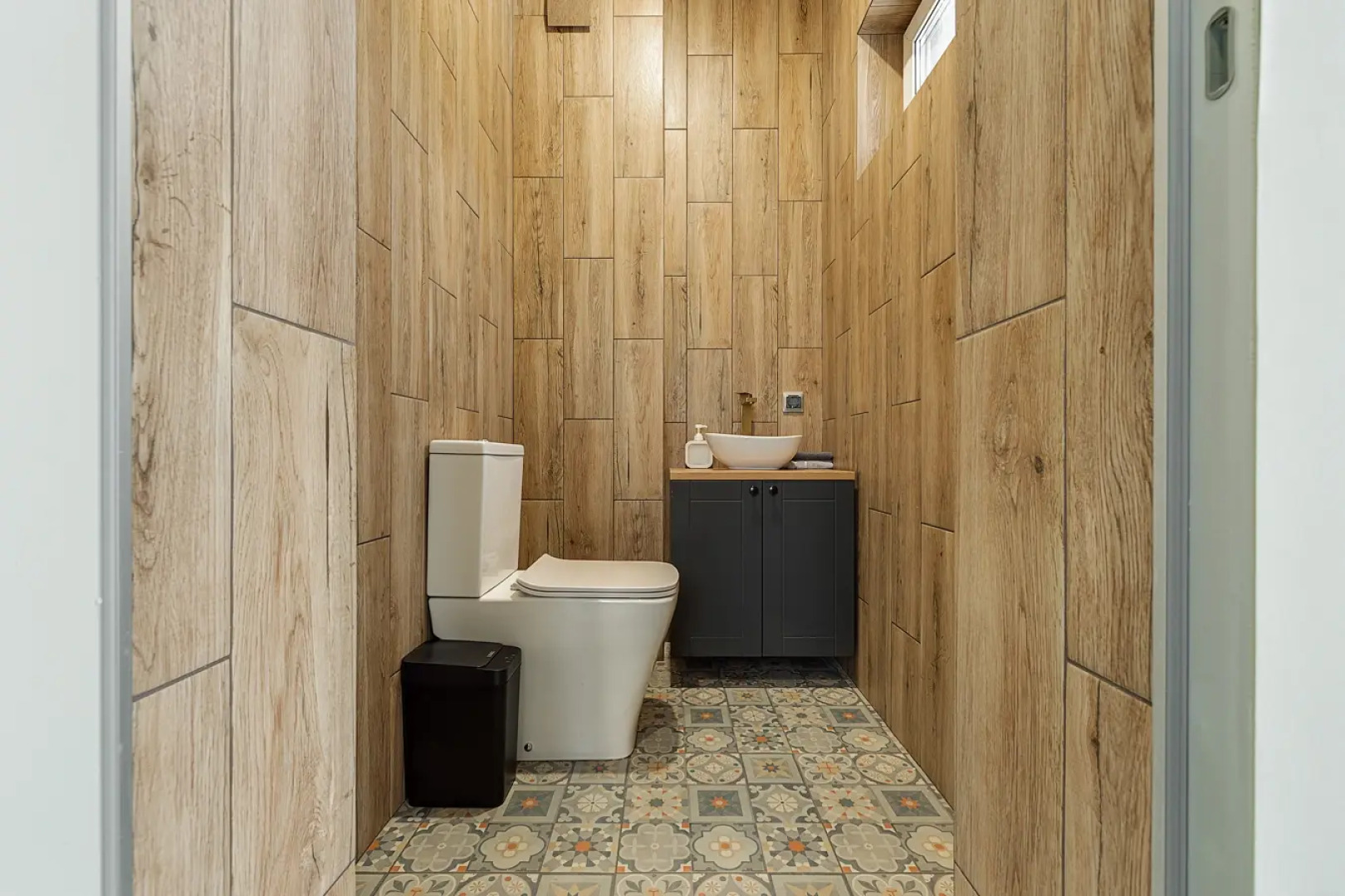 Частный дом Уютный Современный с Видом на Отрадное Озеро