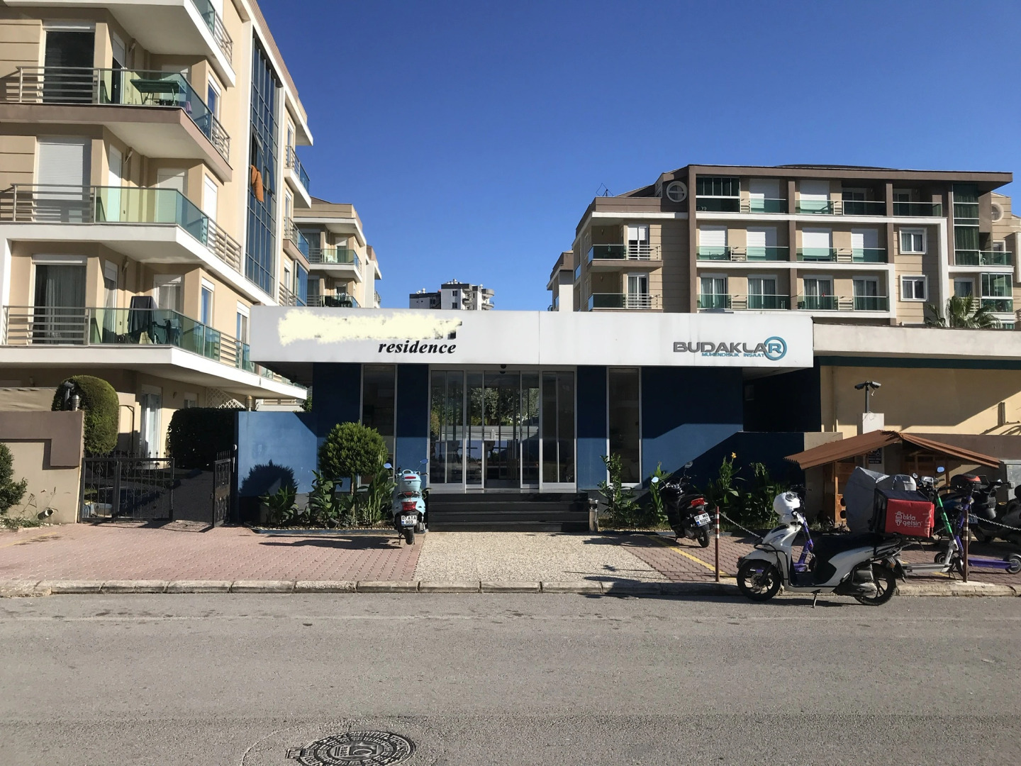 Апартаменты 30 minutes walk to famous Konyaalti Beach 1+1 Suit