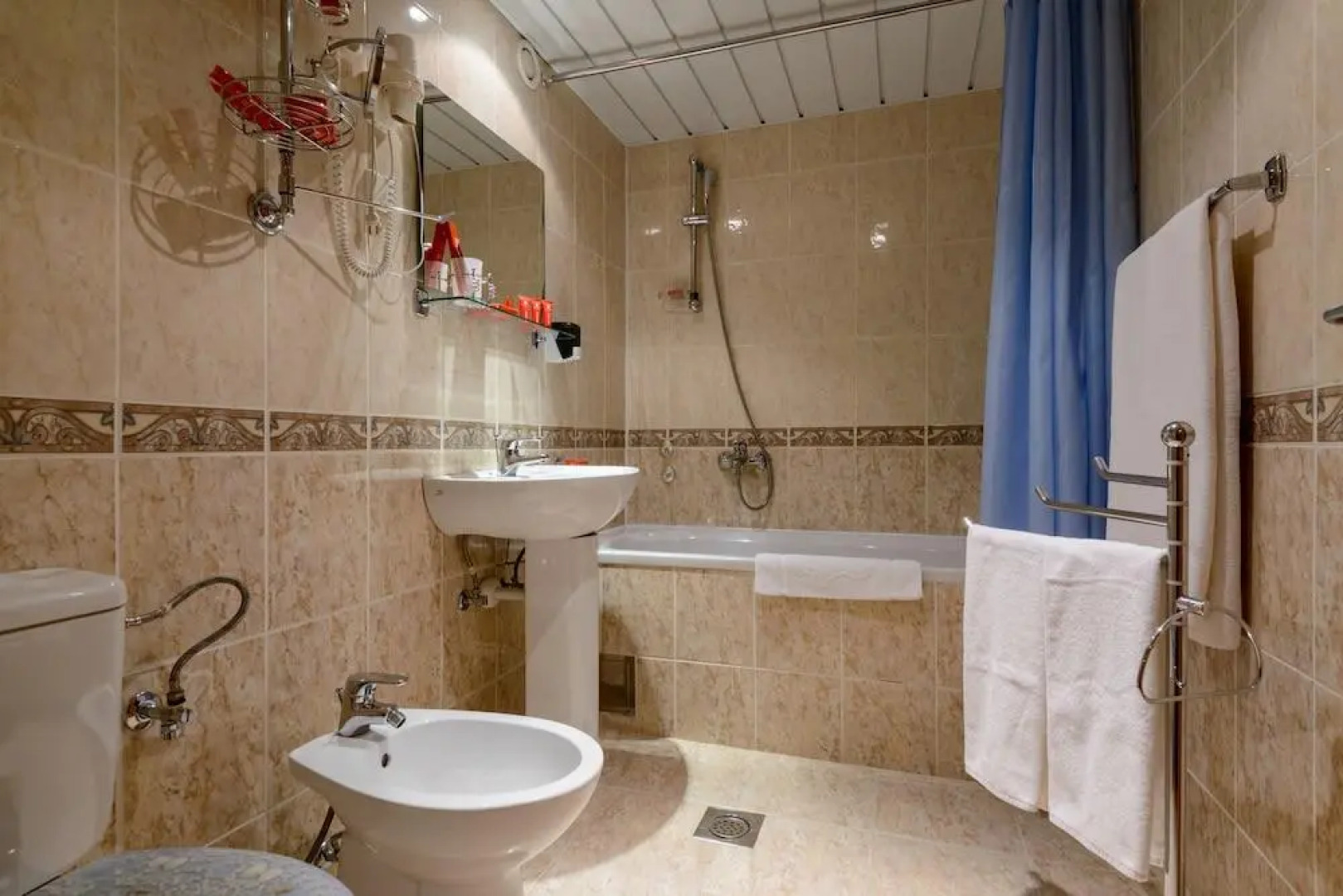 Азимут Отель Мирный