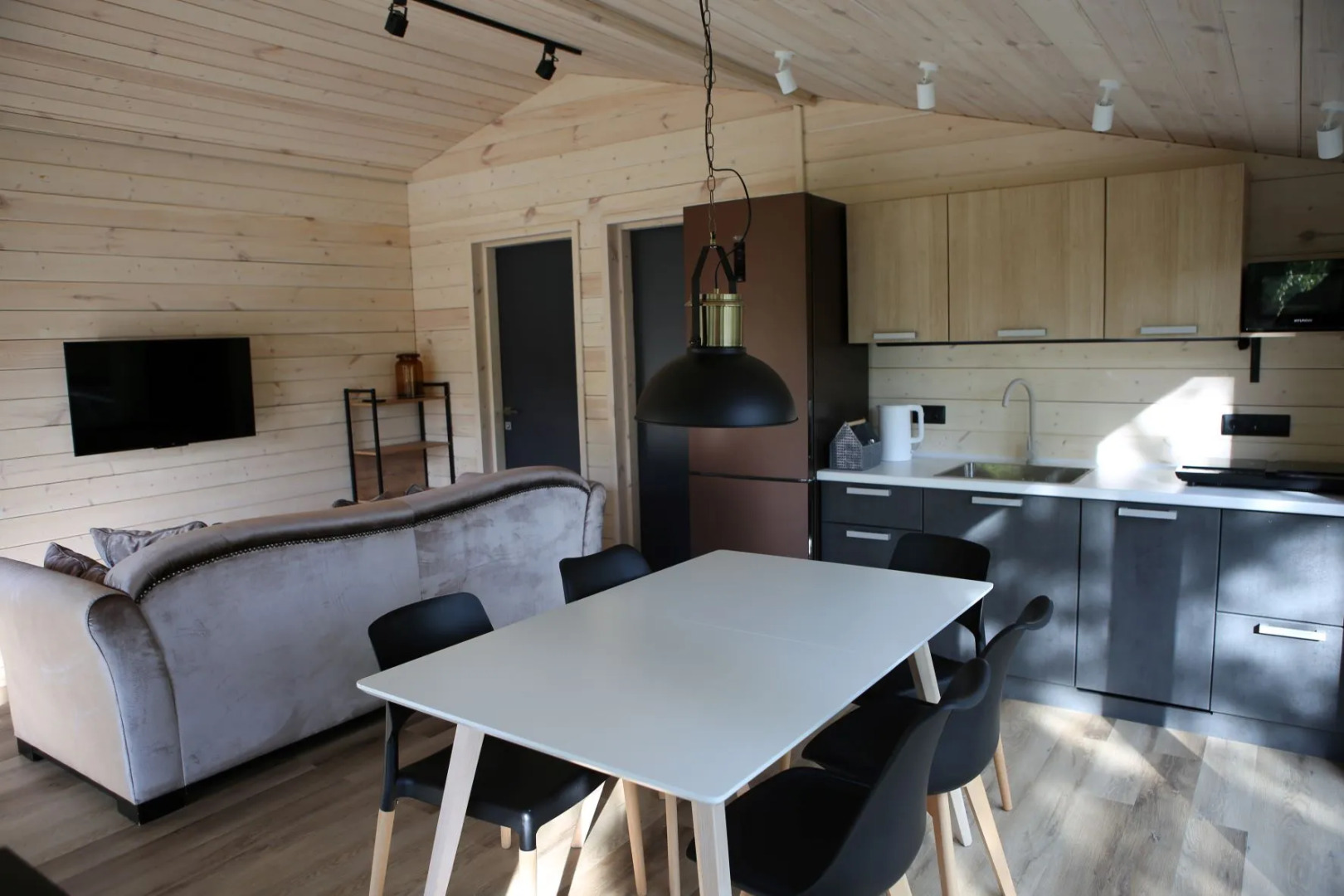 Частный дом Iris House