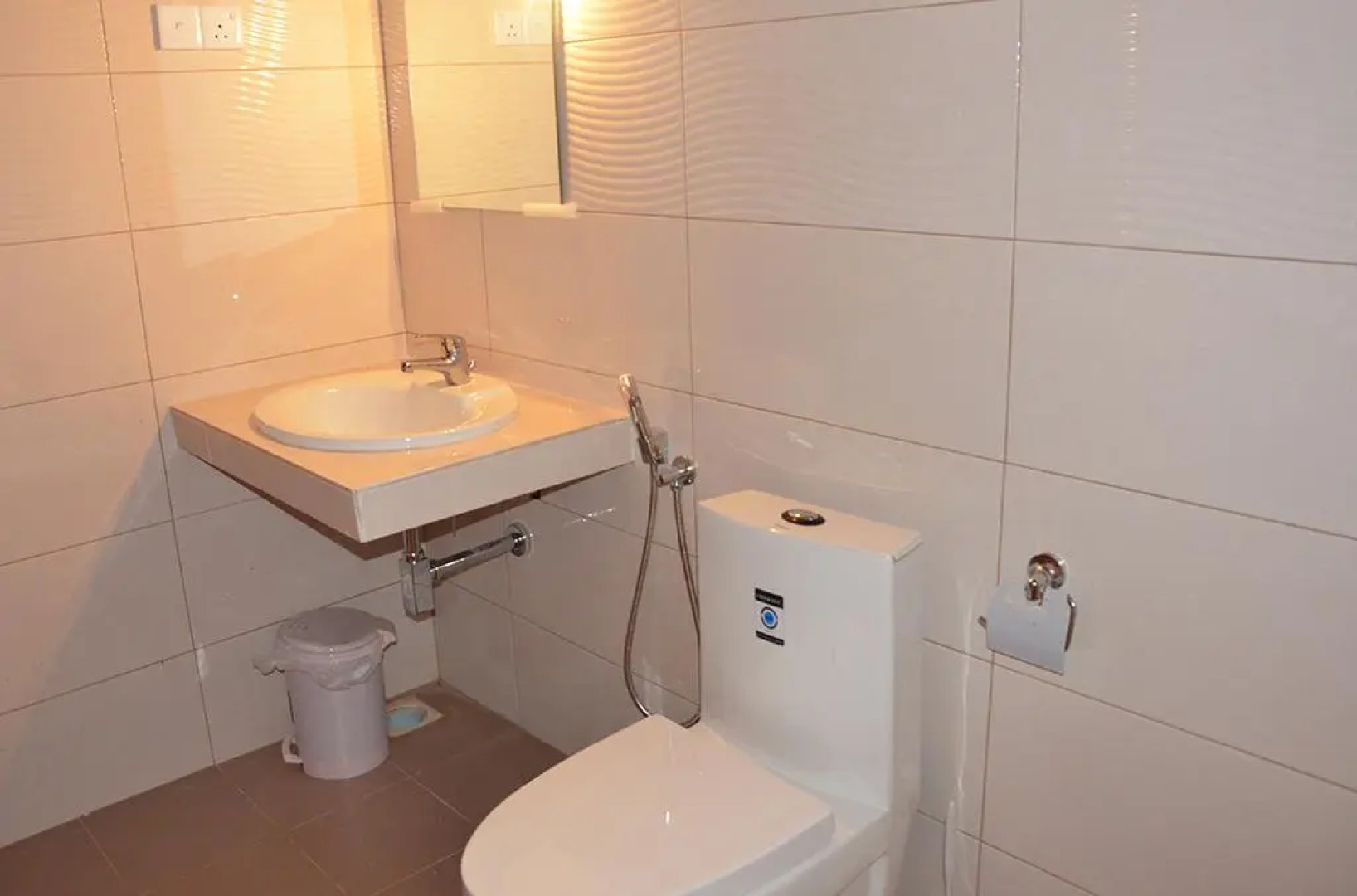 Отель The Airport Villa