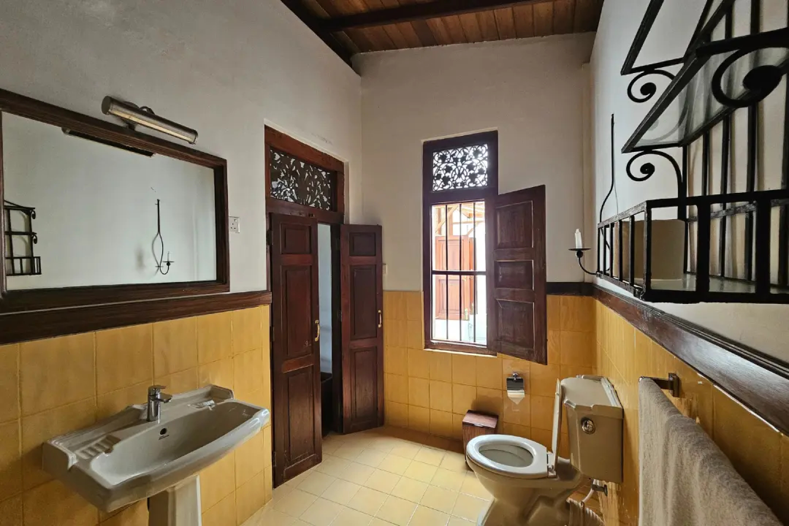 Villa South Point Abbey 4 bedroom beach front
