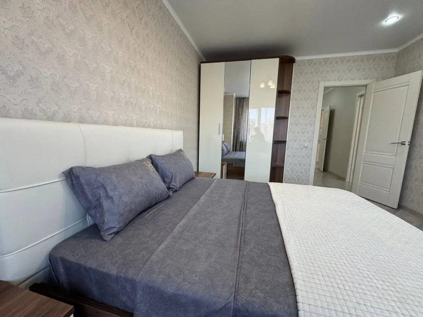 Квартира Шикарная двухкомнатная с лоджией