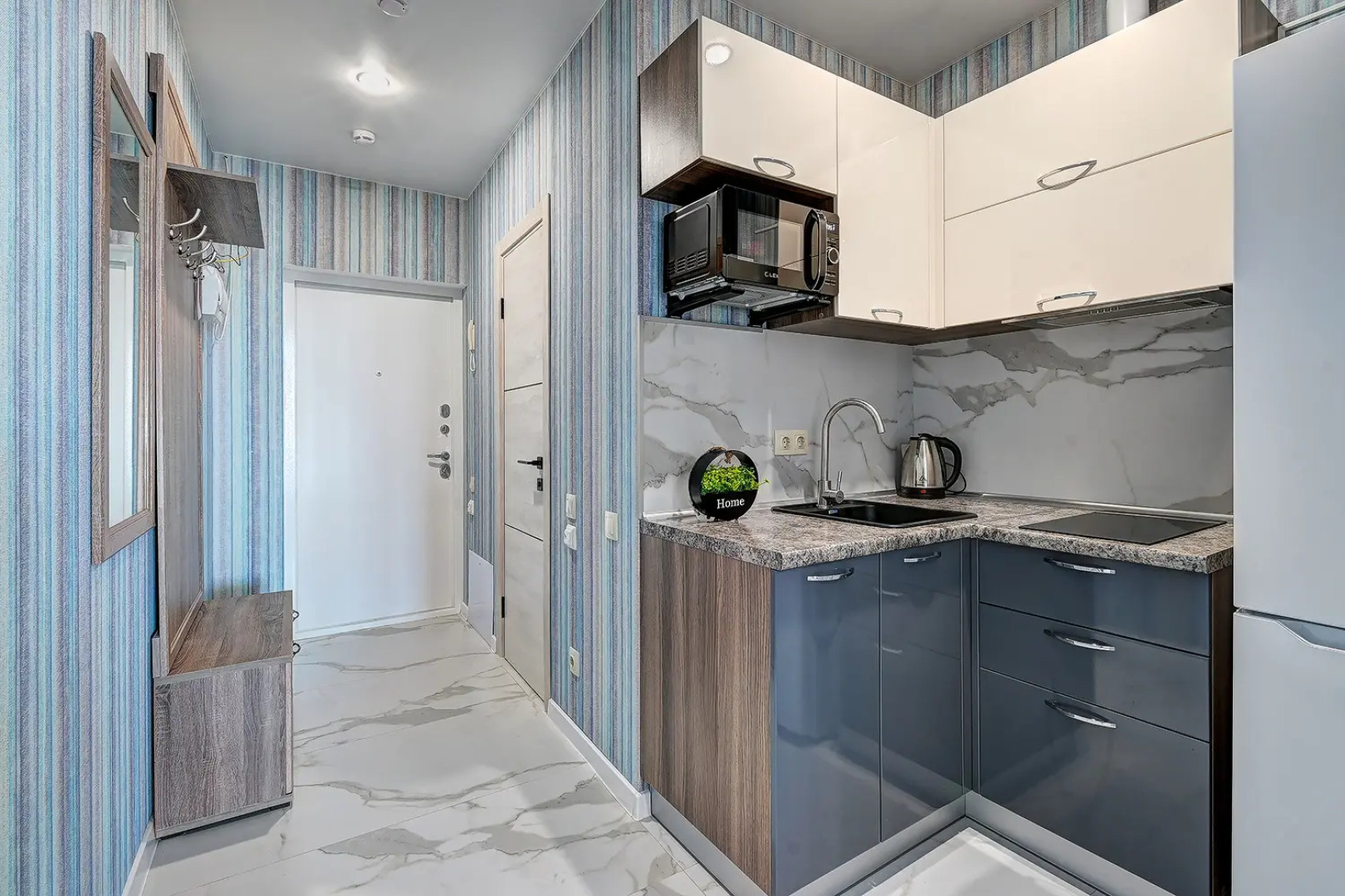 Апартаменты MorskayaSimfonya2 уютные апартаменты с балконом видом на море и бассейном на территории