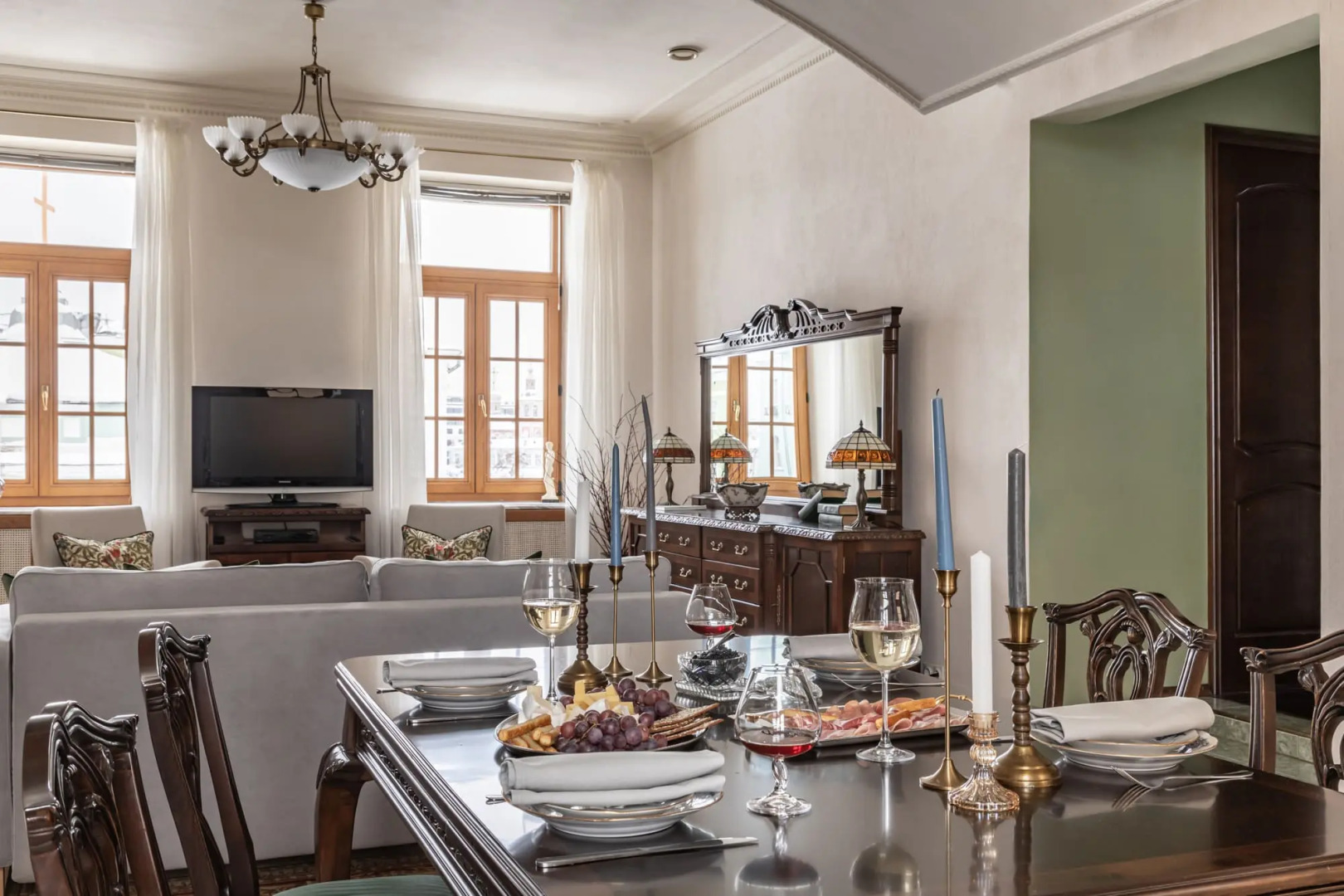 Квартира 4х комнатная  с парковкой возле Кремля