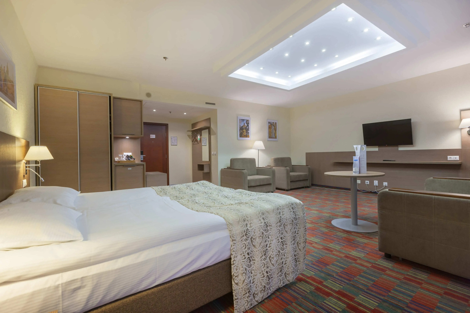 Отель Амбассадор