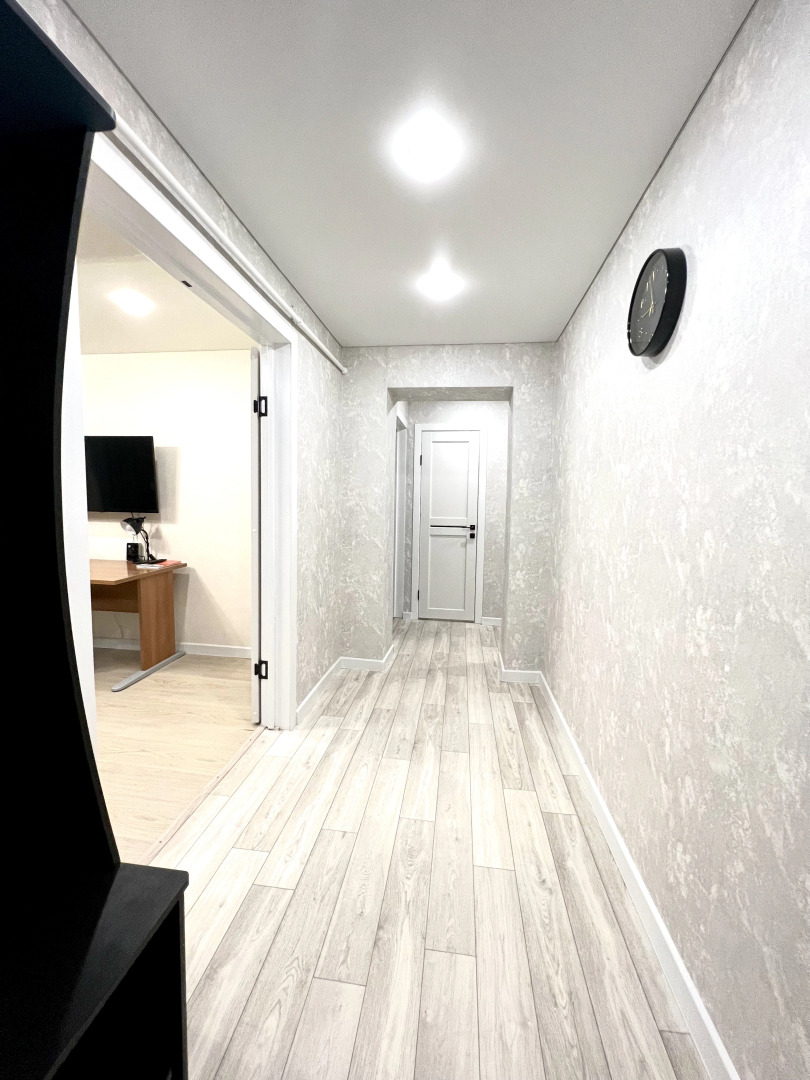 Квартира Двухкомнатная на Айской