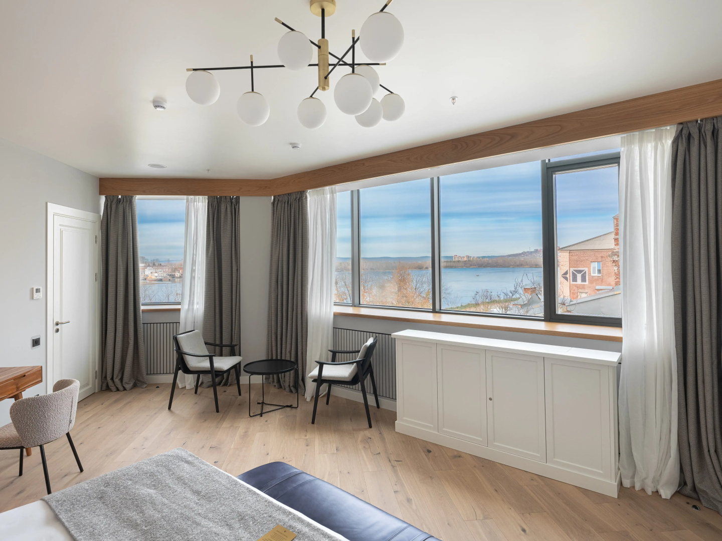 Отель RODINA Grand Hotel & SPA Irkutsk 5*