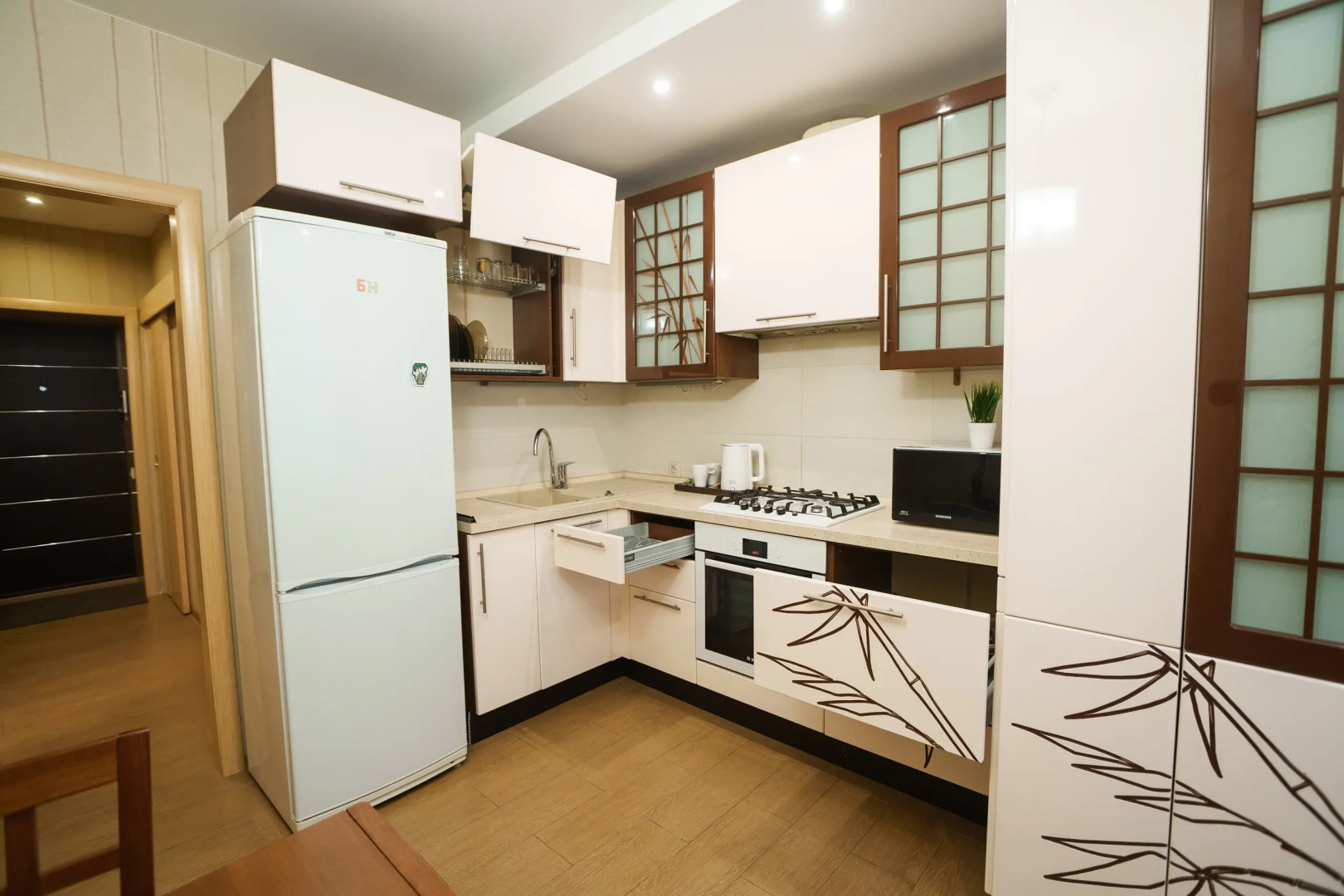 Квартира Inndays Apartments на Староникитская 105б (2)