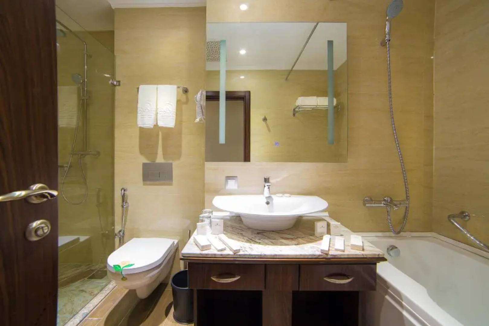 Отель Shera Inn