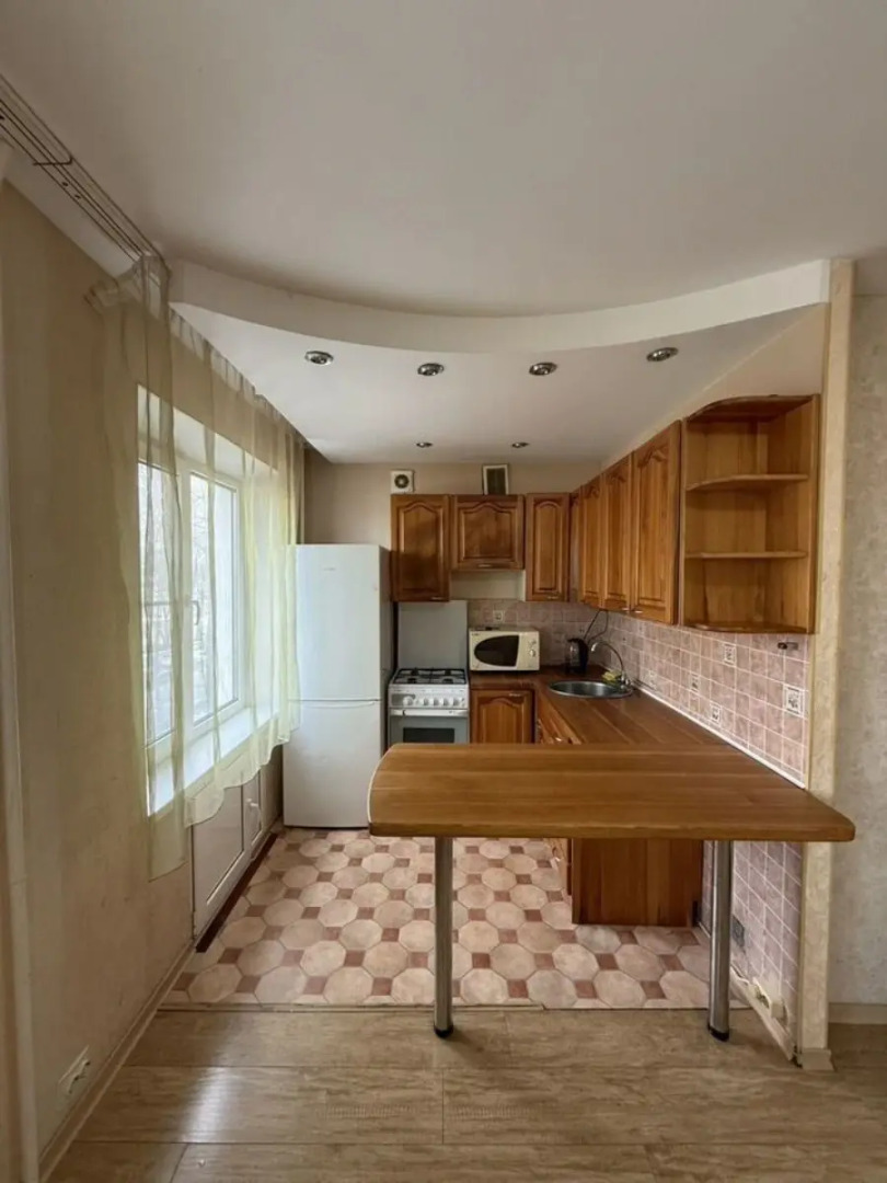 Квартира 3-комнатная на Строительной 8