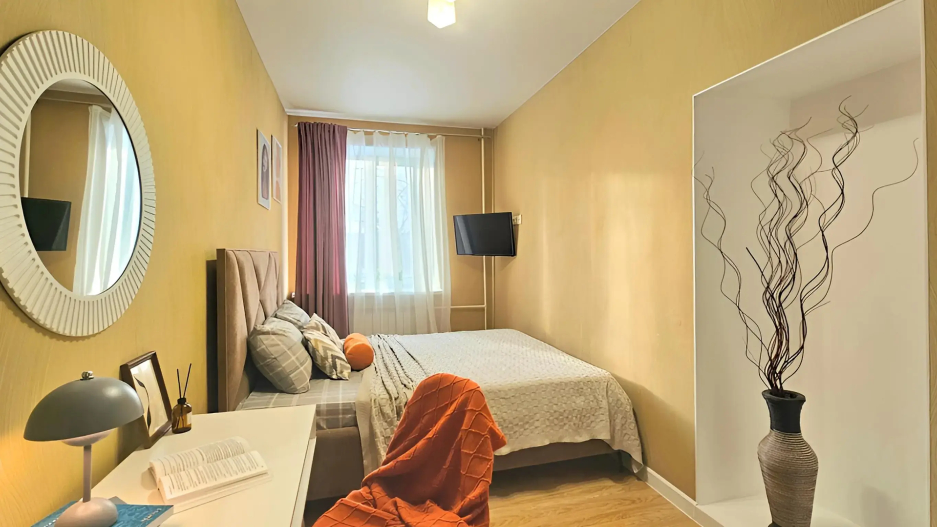 Квартира в Центральной Части Города Рядом со Станцией Метро Суконная Слобода