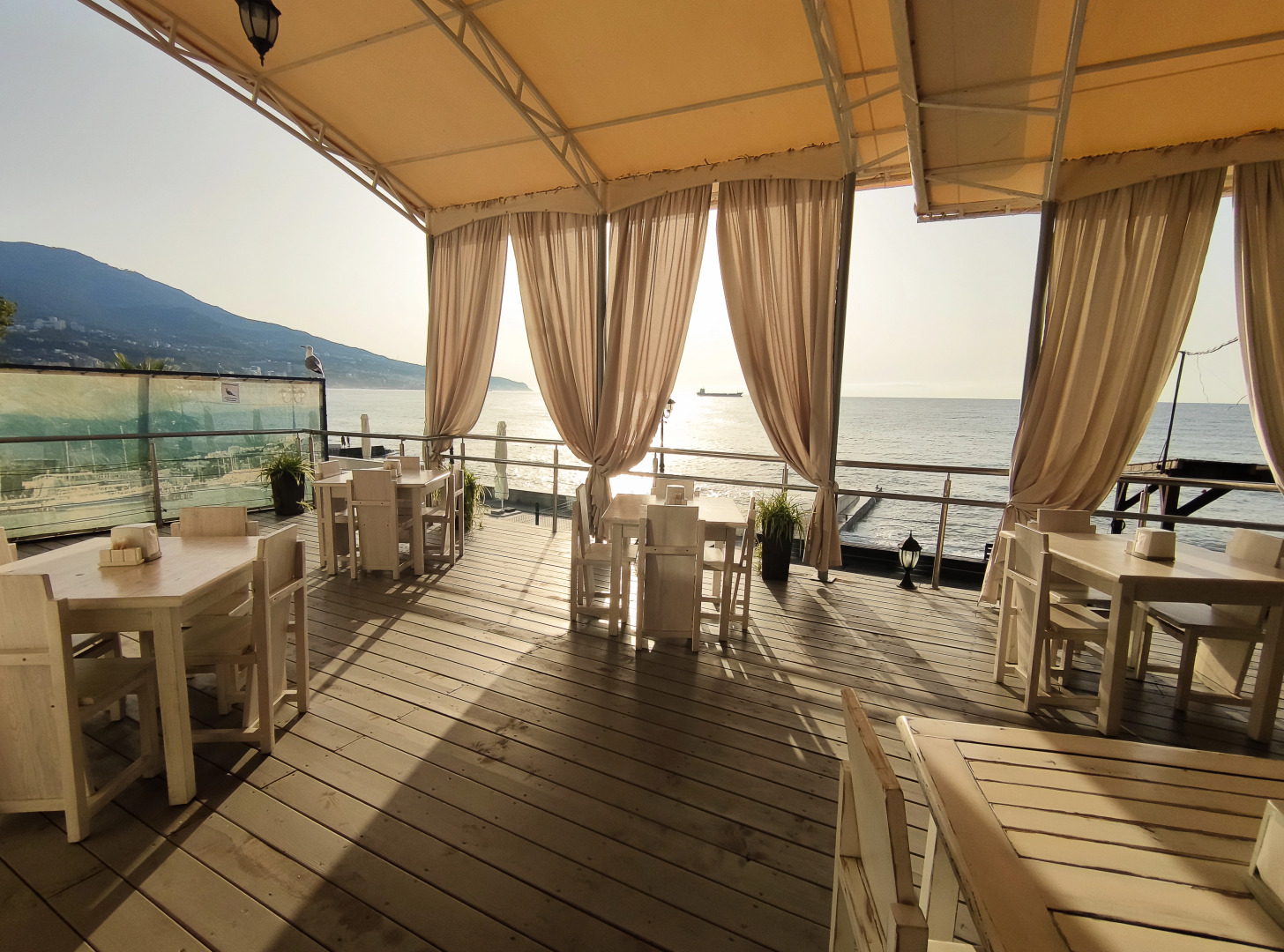 Отель Левант