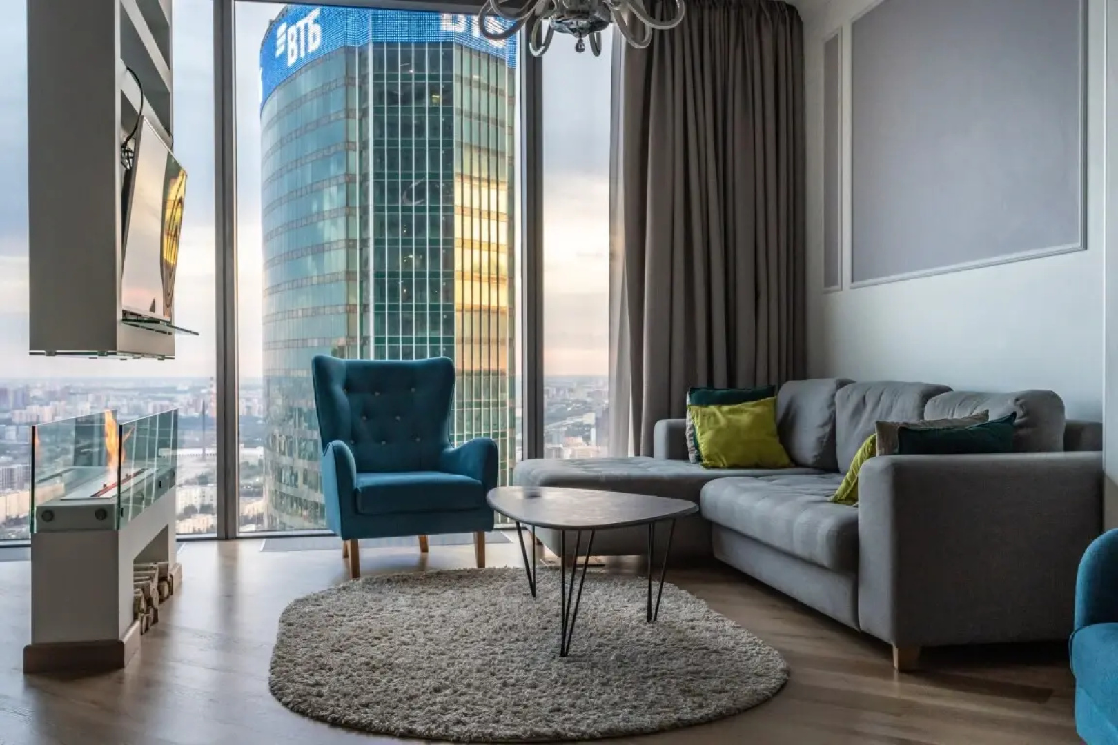 Romantic apart on 71 floor