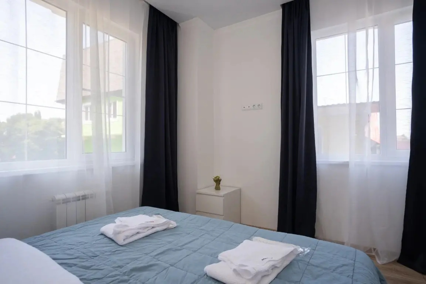 Апартаменты RED APARTMENTS Арт Лайт Дойл