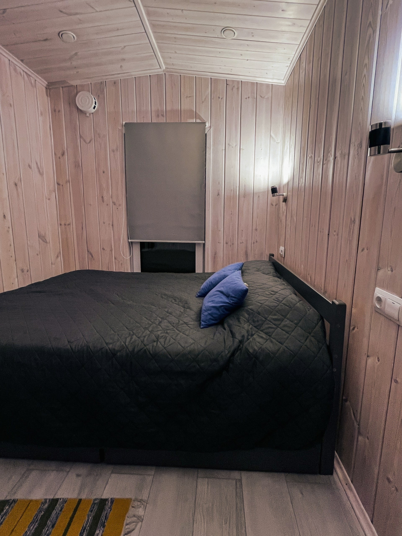 Частный дом  Belov House  с панорамным остеклением у леса