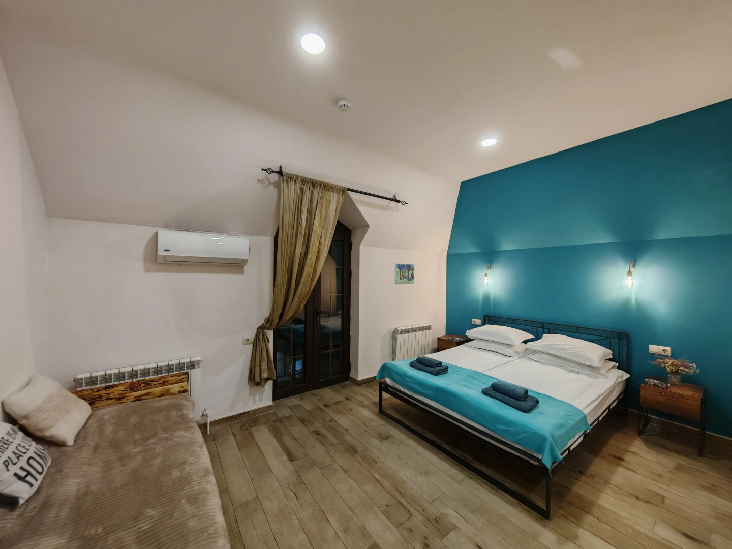 Отель Blur Inn Gallery