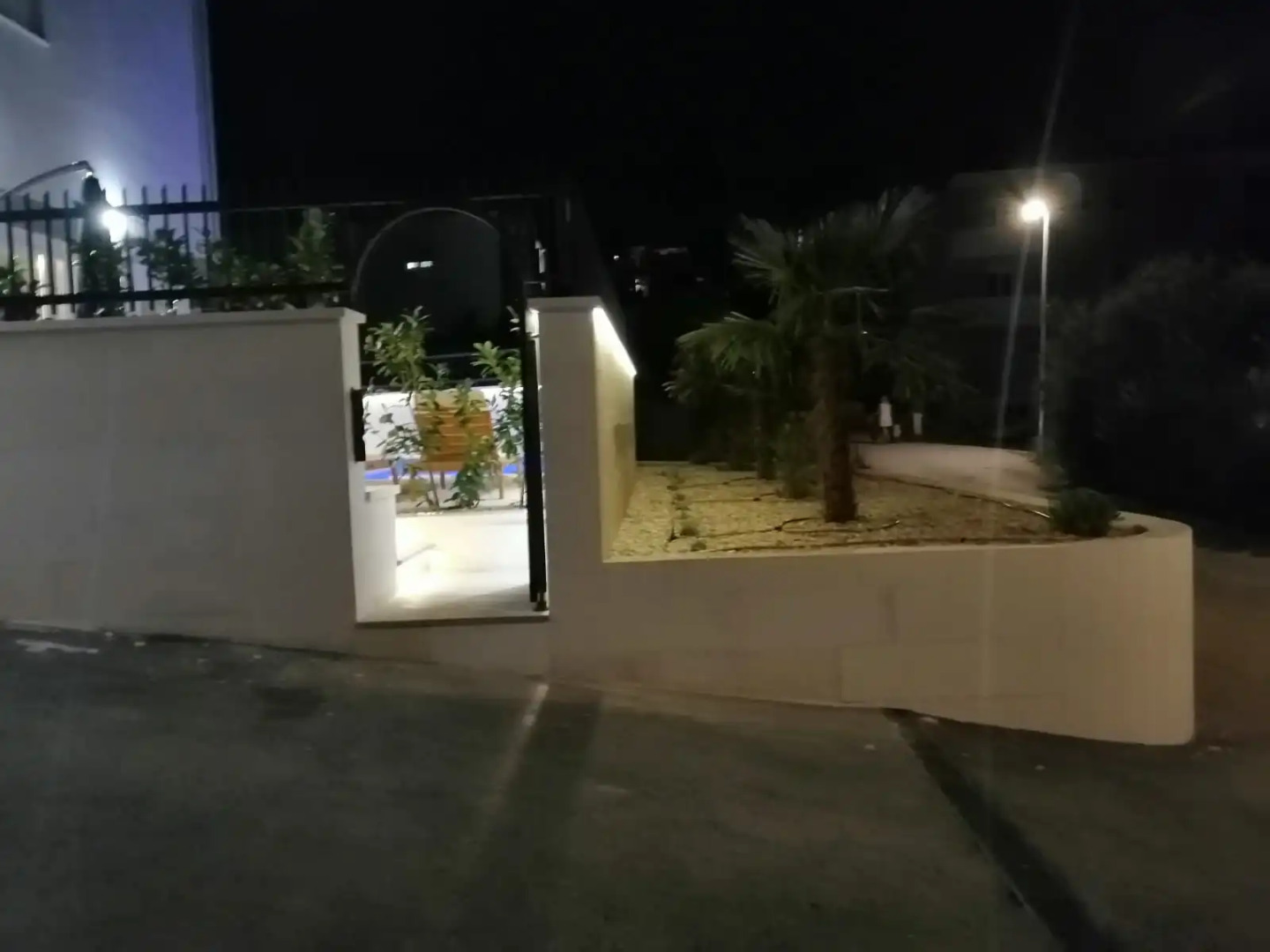 Вилла Urban Villa With Pool