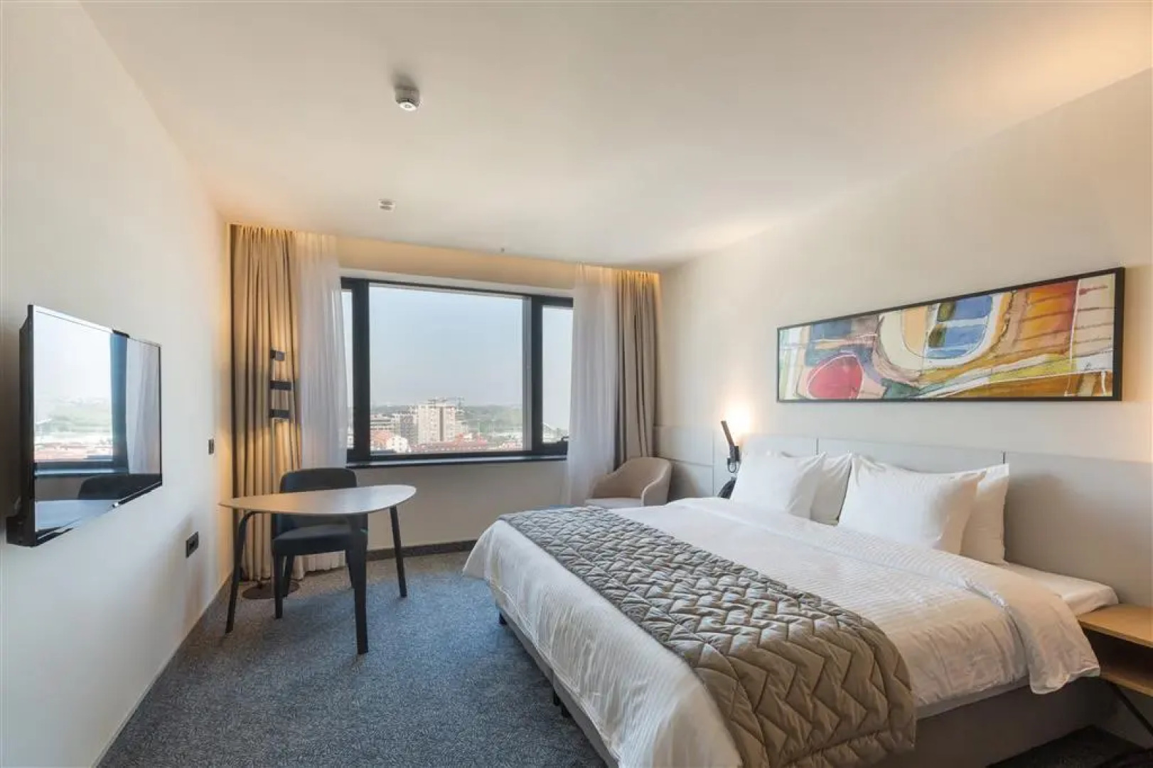 Отель Mona Plaza