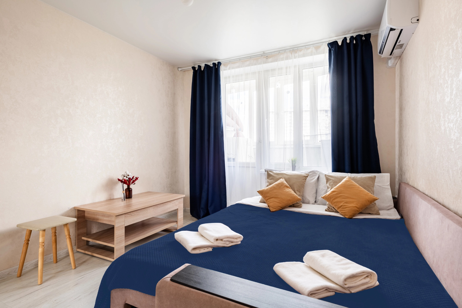 Улучшенные двухкомнатные апартаменты на метро Академика Янгеля