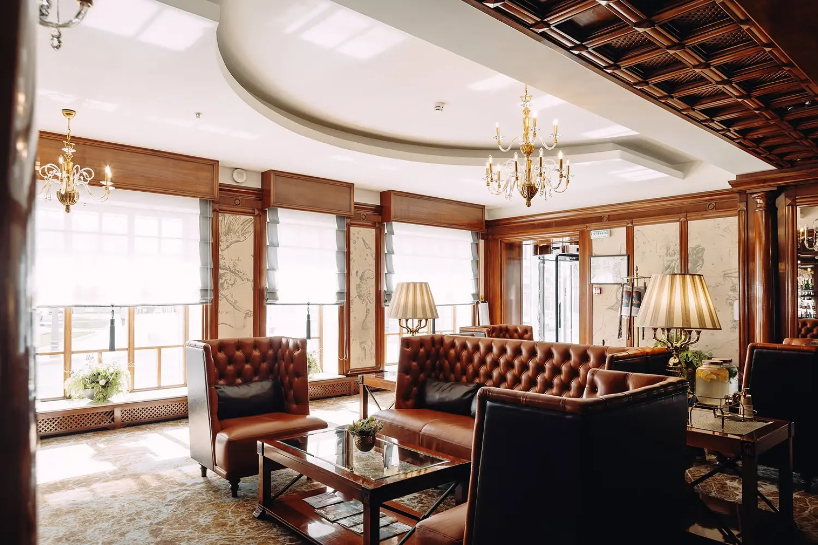 Отель Амбассадори