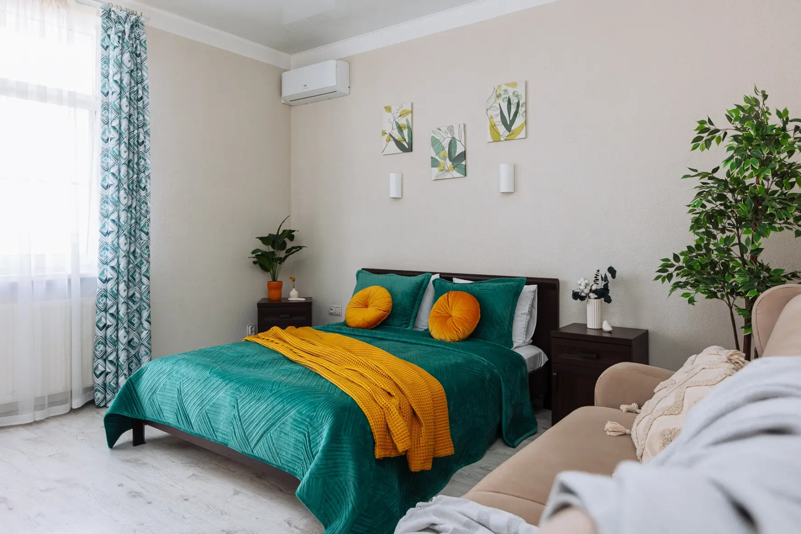 Квартира Душевная, уютная в парке на берегу озера