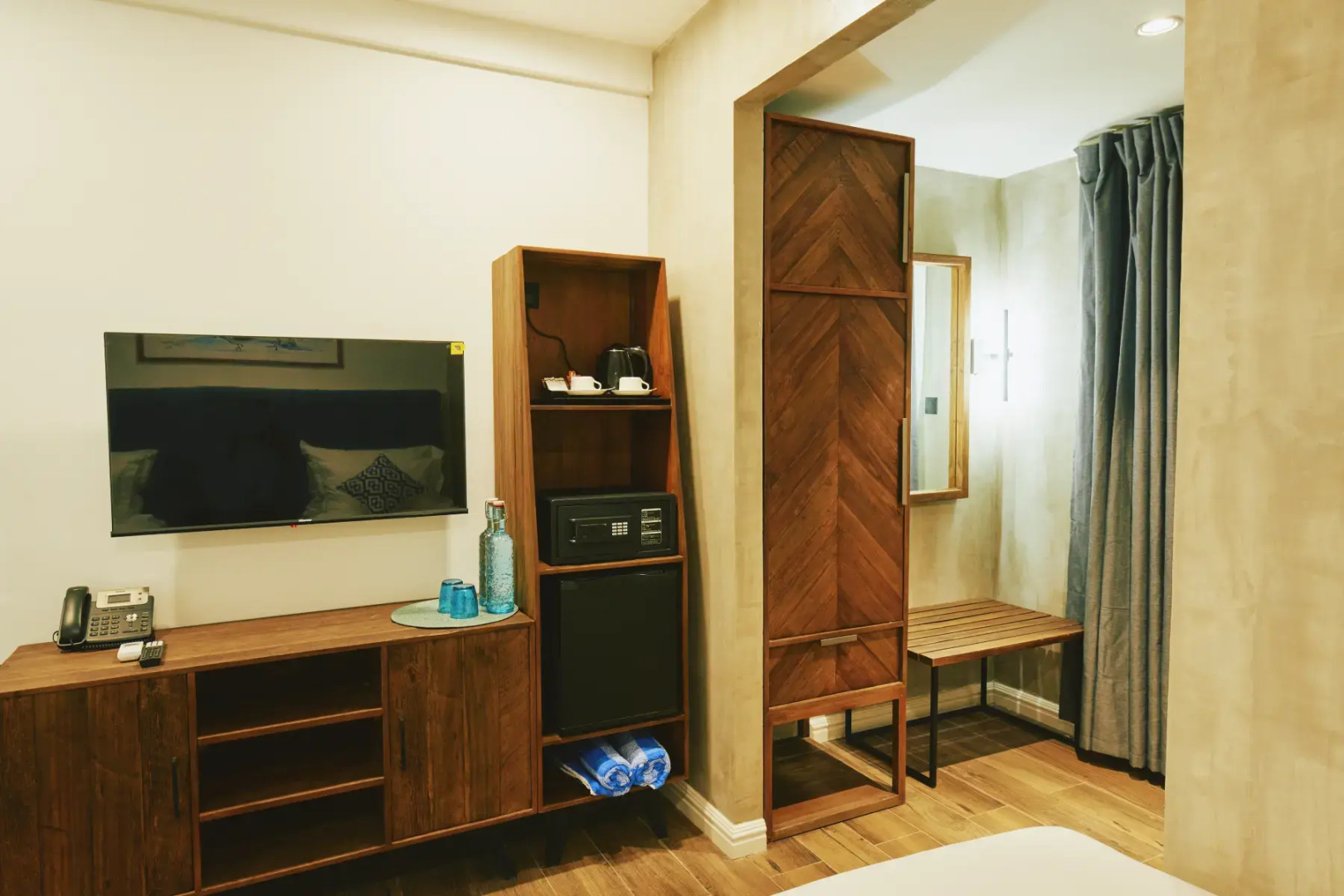 Отель Beach Hotel Dhigurah