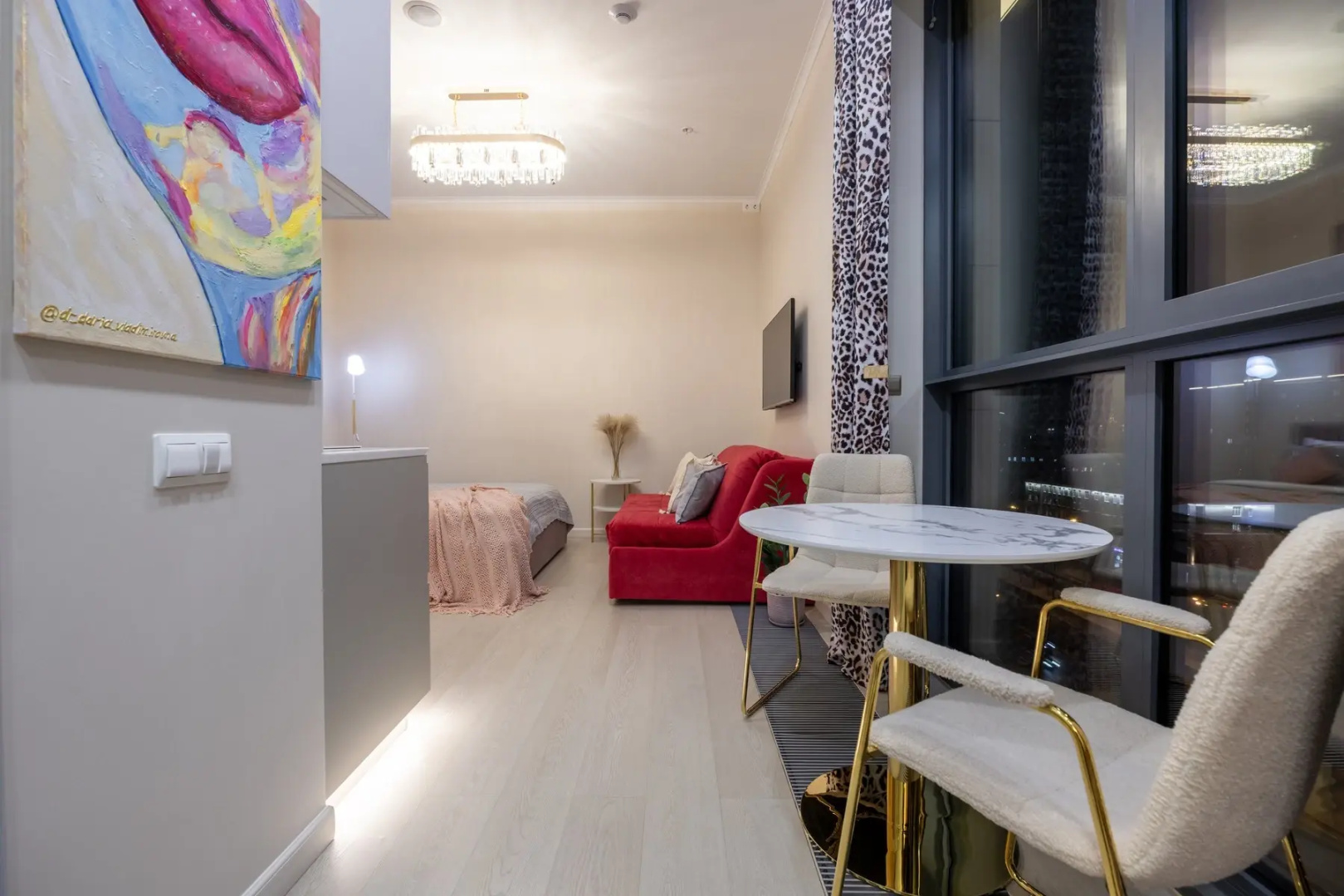 Апартаменты Алис Sun-Kissed Interiors