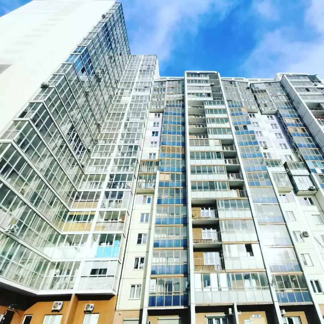 Просторные апартаменты с балконом