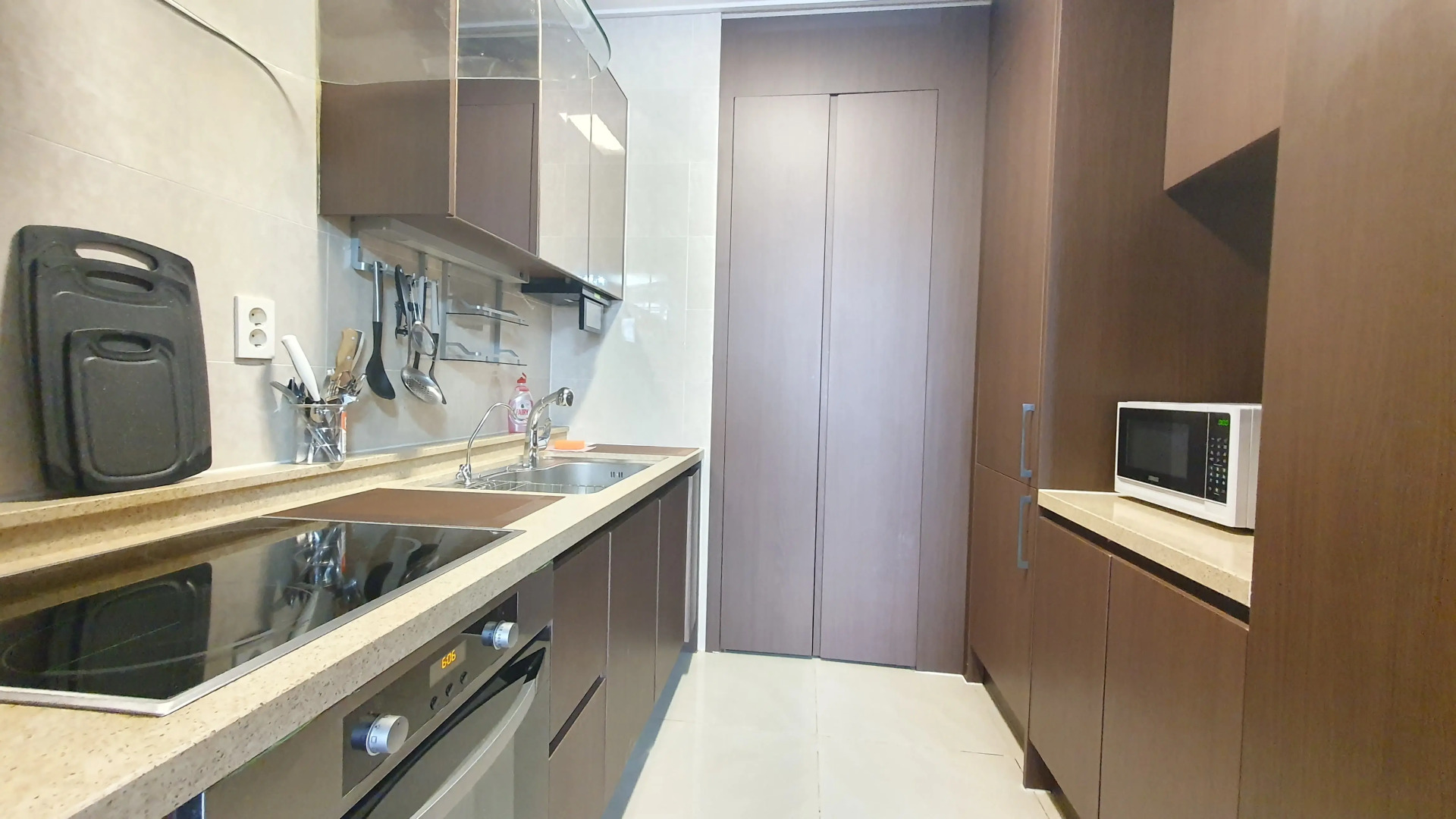 Апартаменты Luxury возле посольства США 14й этаж с шикарным видом на Мечеть Хазрет Султан