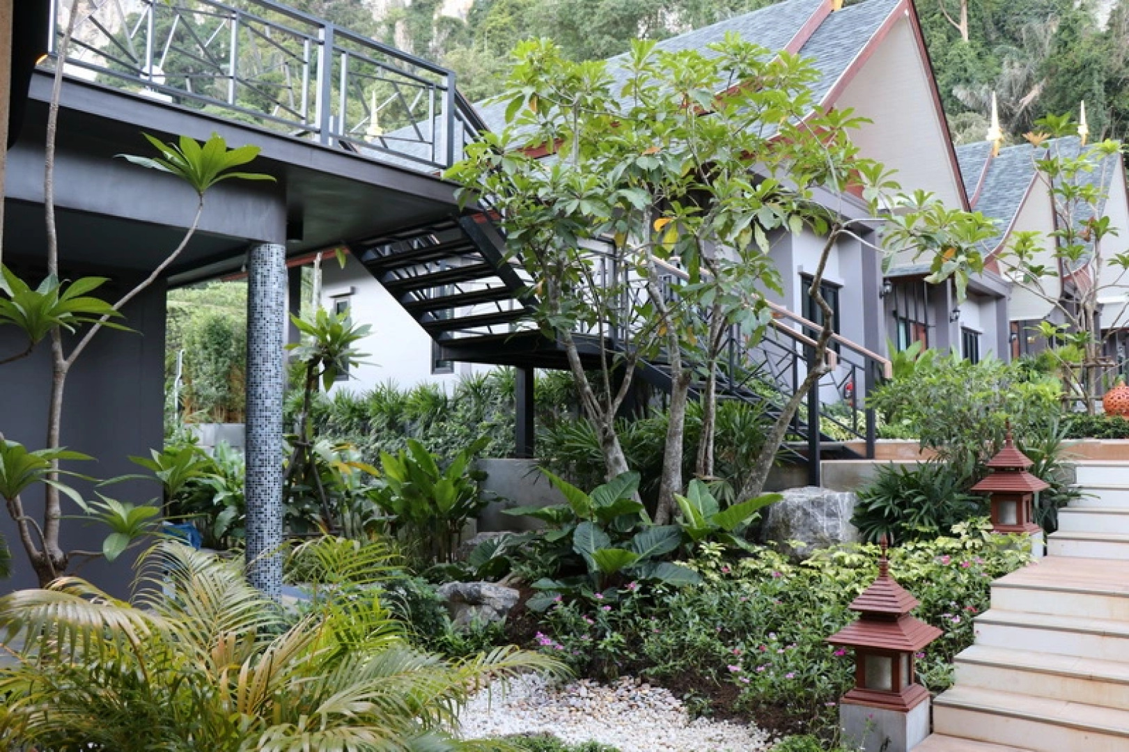 Отель The Scene Cliff View Villas