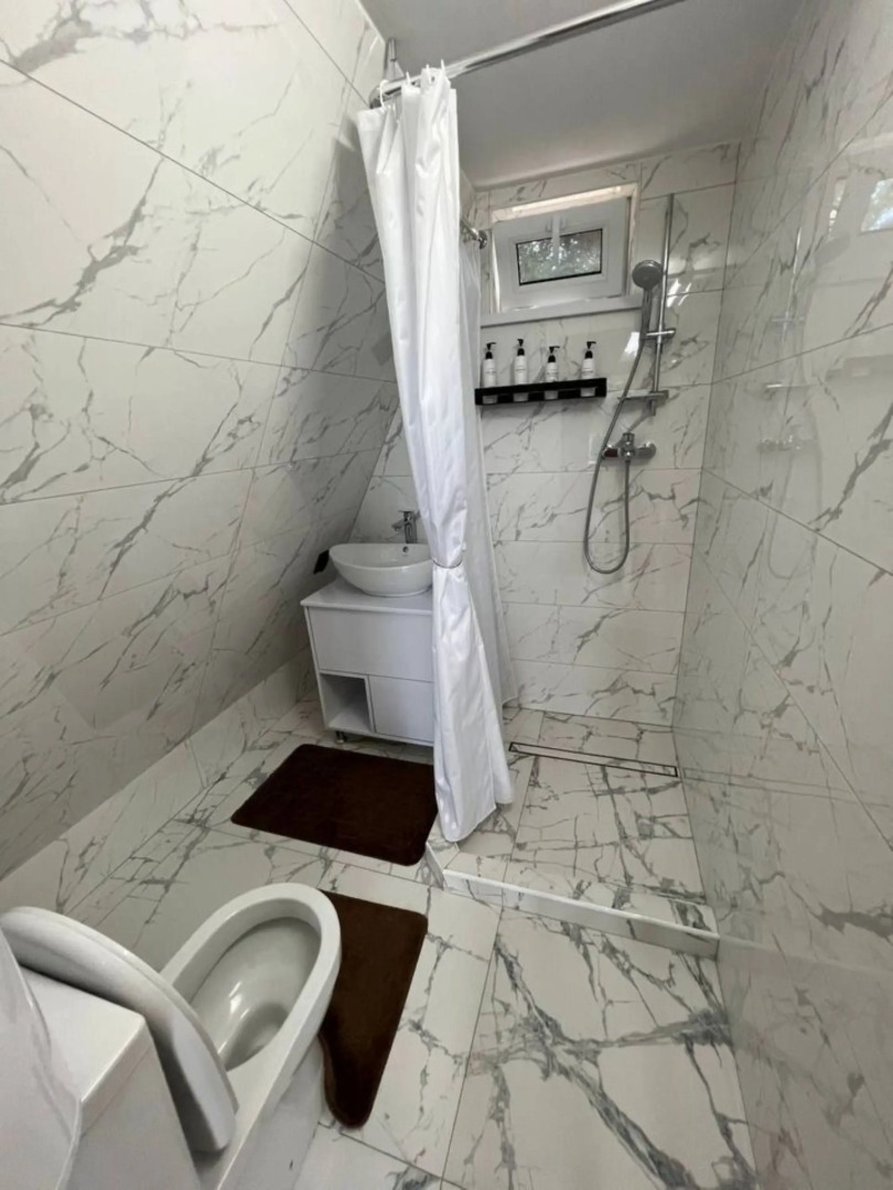 Частный дом На первой береговой линии с видом на озеро