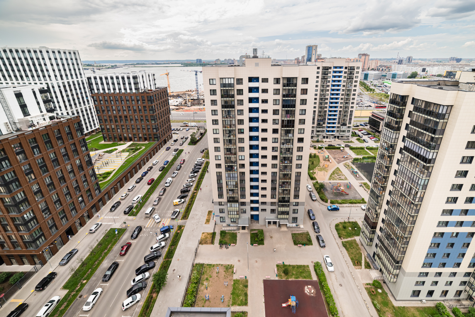 Квартира с Панорамным Видом с 19 Этажа у Аквапарка