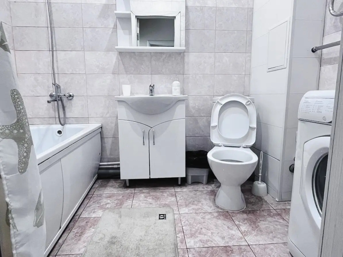 Квартира Двухкомнатная Комсомольская 84б