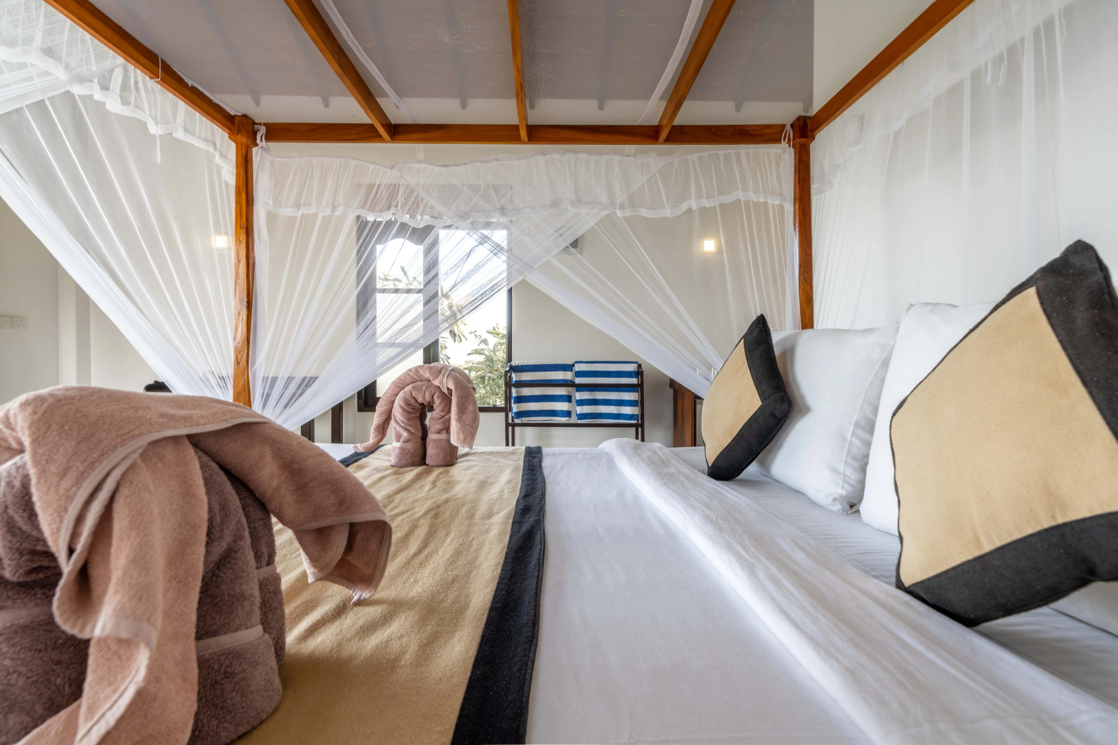 Курортный отель Ananthaya Beach