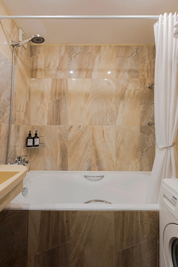 Квартира с Шикарным Видом на Реку Свислочь в Самом Центре Города