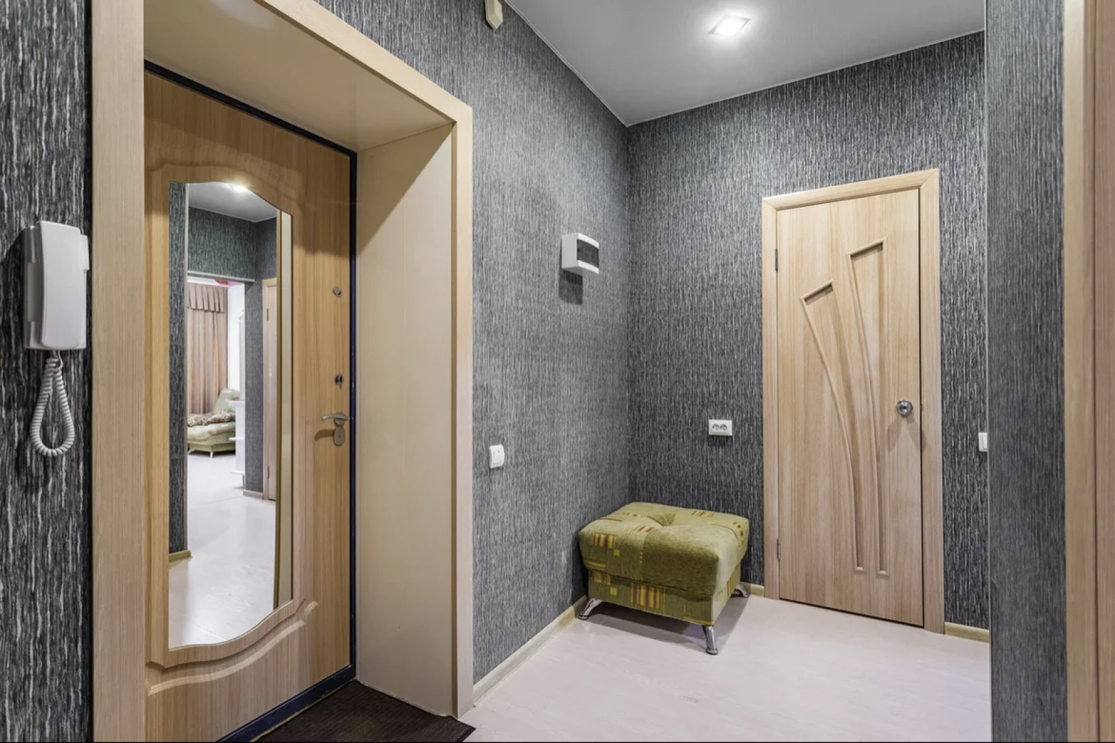 Уютные Апартаменты с Видом на реку Волгу (ул. 5 просека д.101)