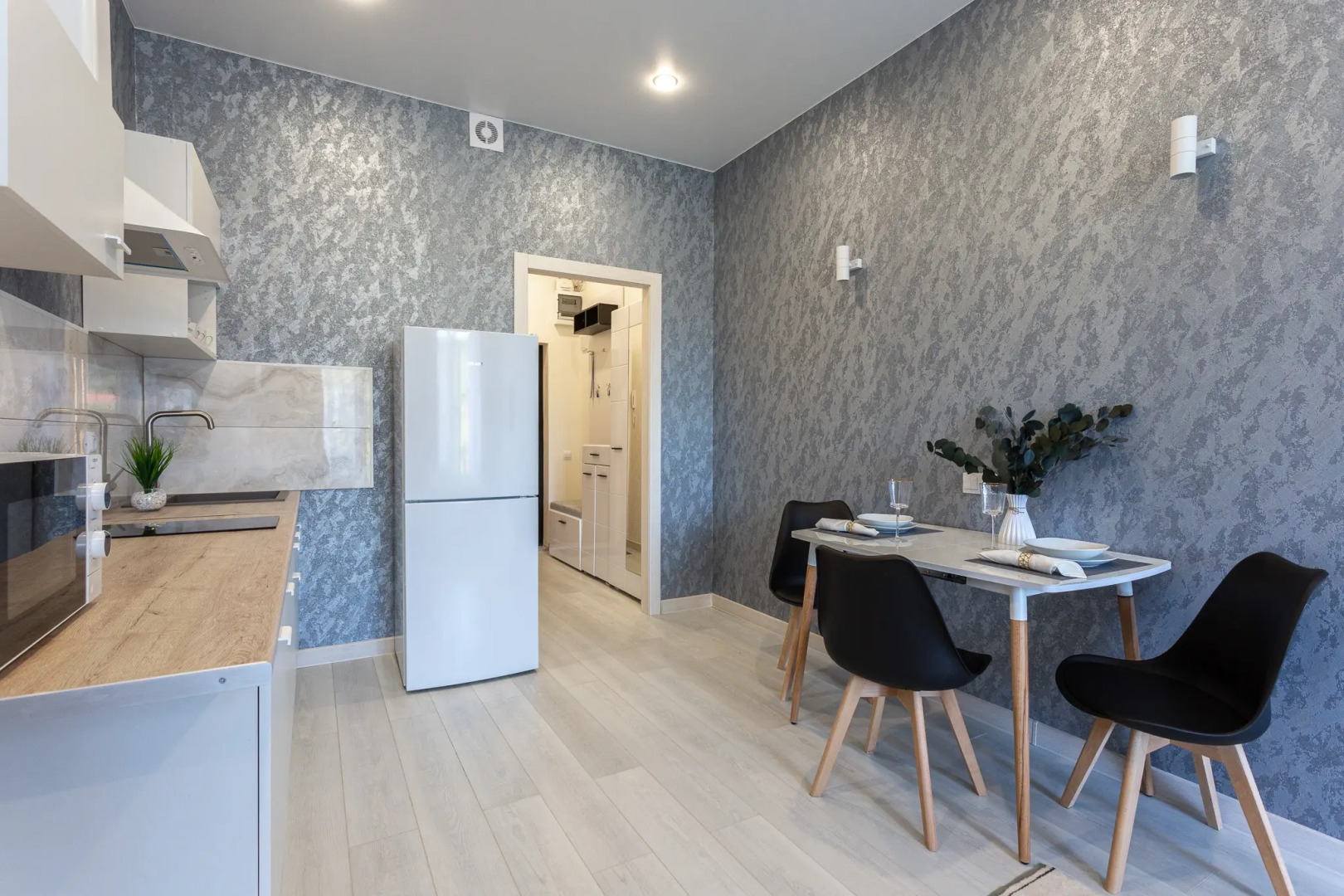 Студия с балконом и видом на горы. Аллея 392