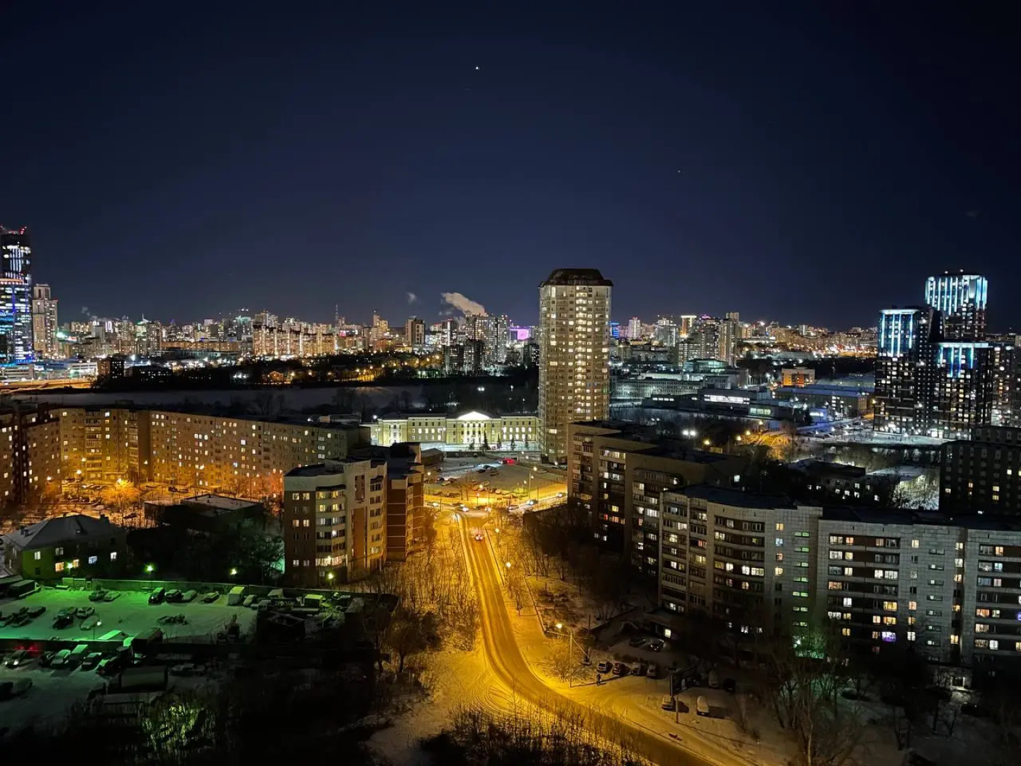 Apart Дом Стрелки вид на город у ж/д вокзала