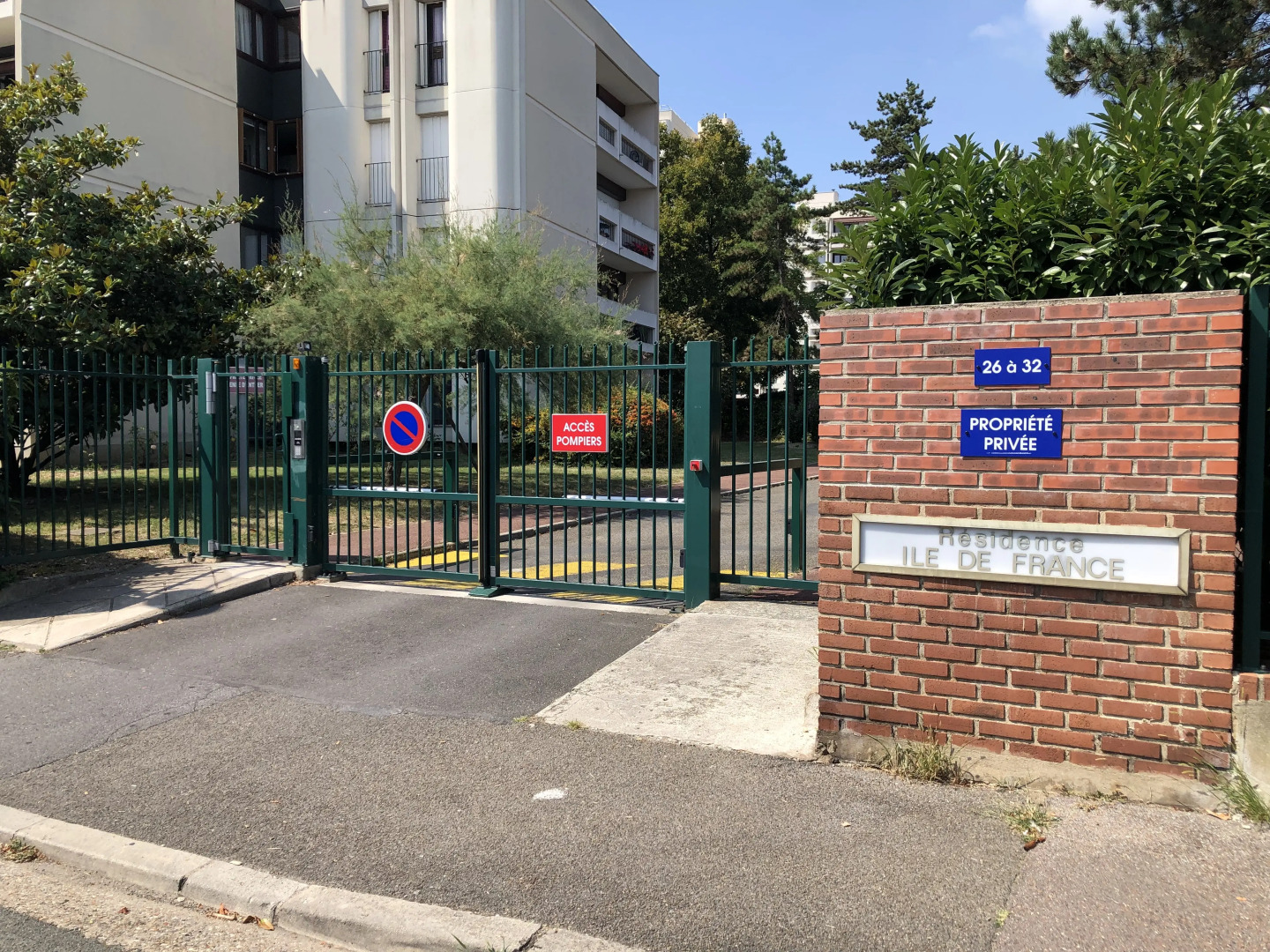 Апартаменты Big Apart Nanterre City