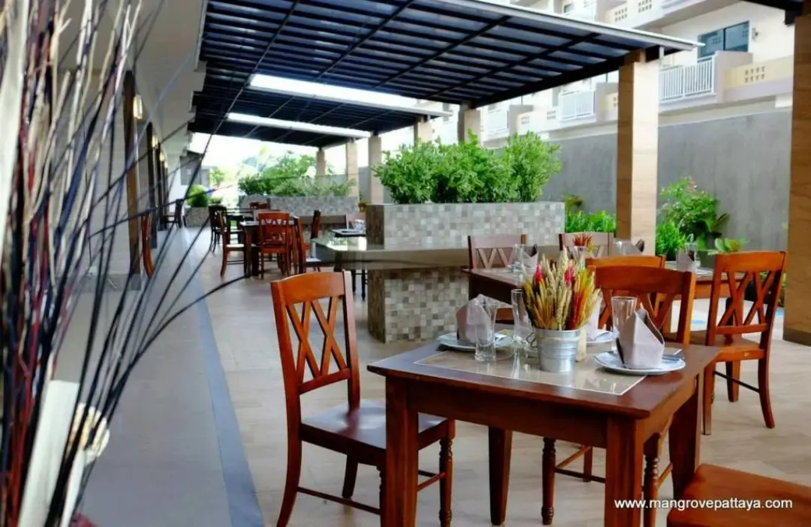 Отель The Mangrove