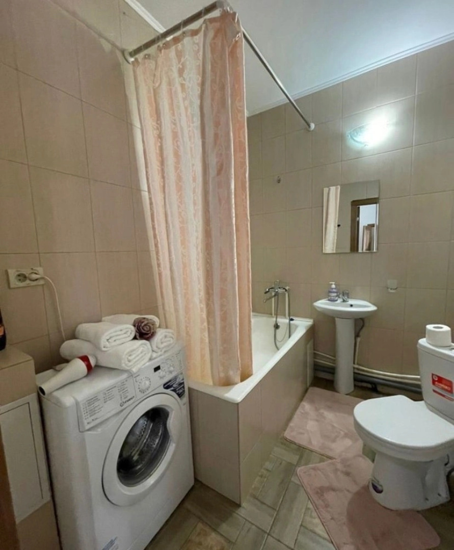 Квартира студия GoldApart на Университетской набережной 46