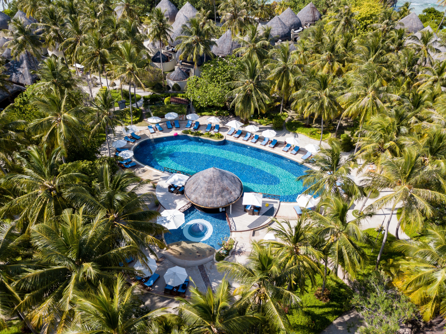 Курортный отель Bandos Maldives