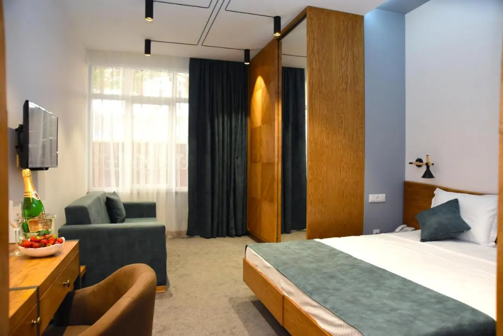 Отель R&R INN