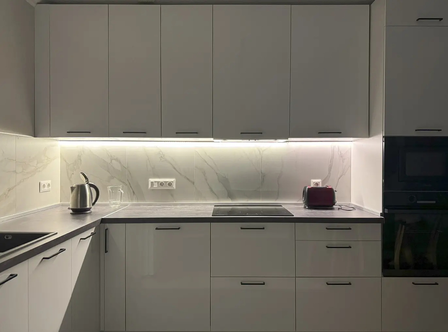 Квартира с панорамным остеклением и дизайнерским ремонтом